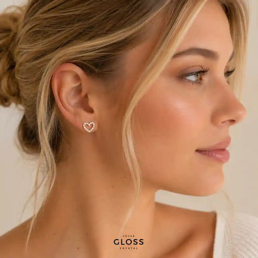 Aros Caroline Punto de Luz Corazón Baño de Oro 18k - Joyas Gloss Crystal