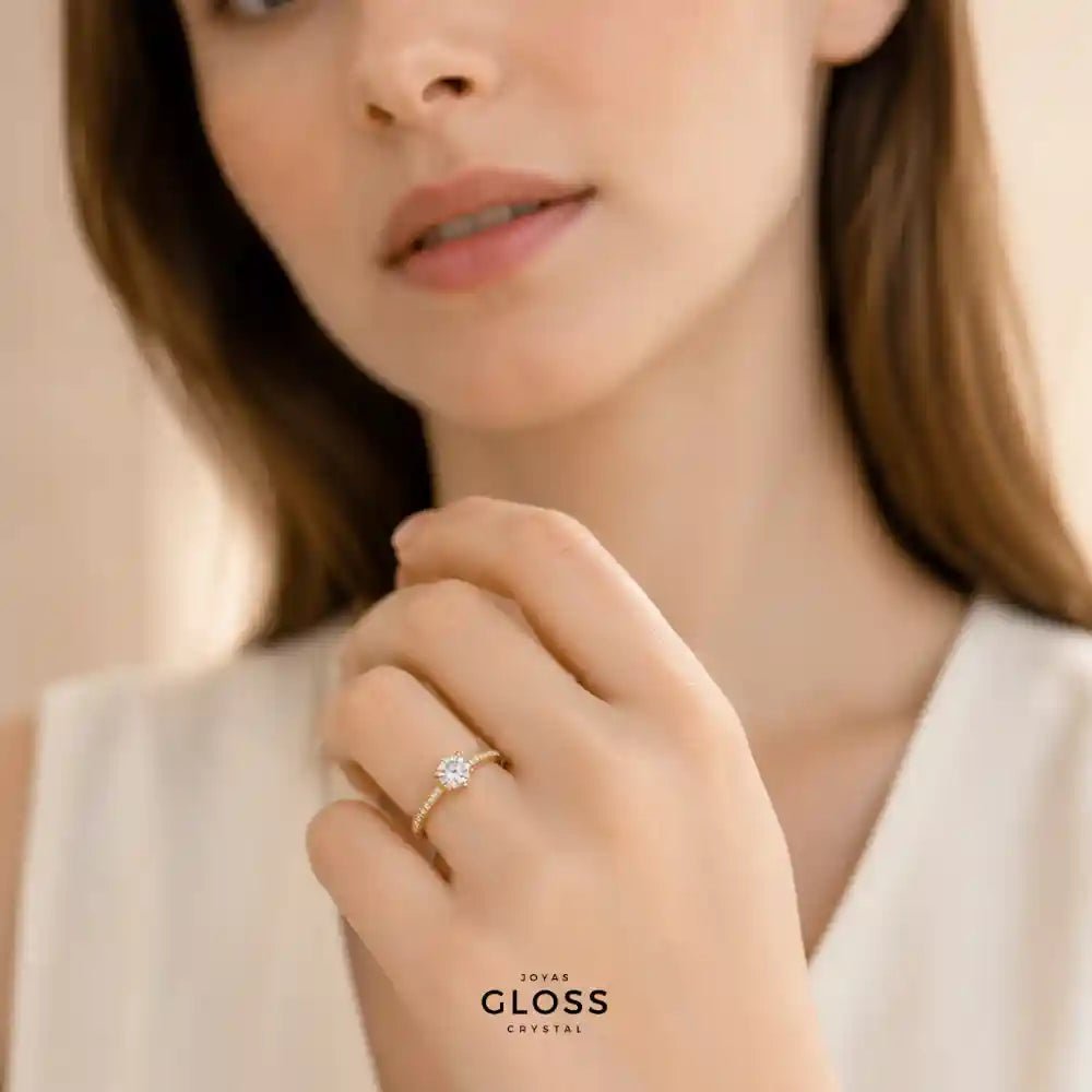 Anillo Compromiso Olimpo Petit Baño de Oro 18k - Joyas Gloss Crystal