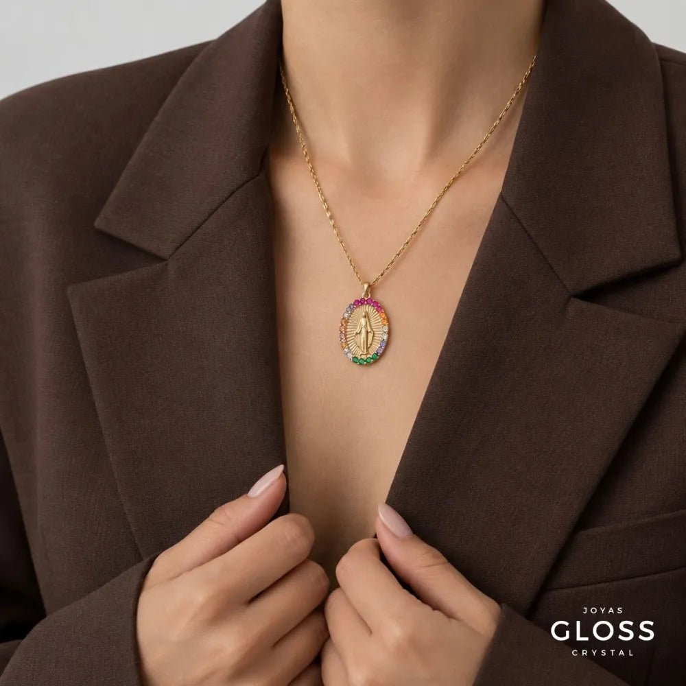 Collar Virgen Multicolor Oro 18k - Joyas Gloss Crystal