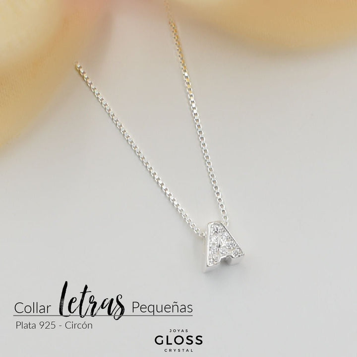 Collar Iniciales Plata - Letra Pequeñas - Joyas Gloss Crystal