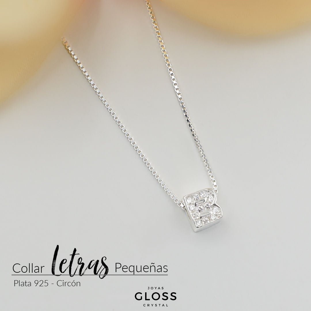 Collar Iniciales Plata - Letra Pequeñas - Joyas Gloss Crystal